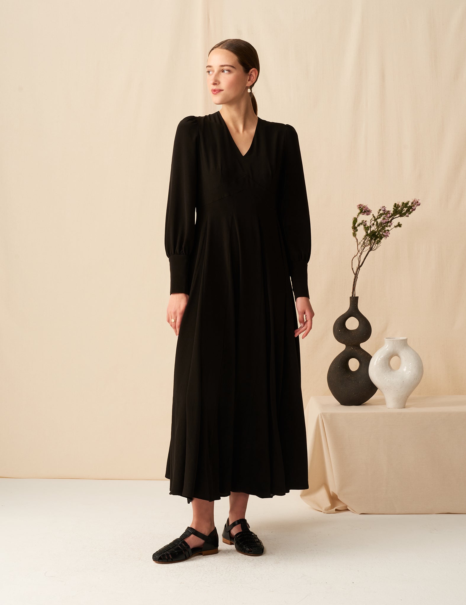 MARIHA(マリハ) ラストダンスのドレス (長袖) Black シティードレス