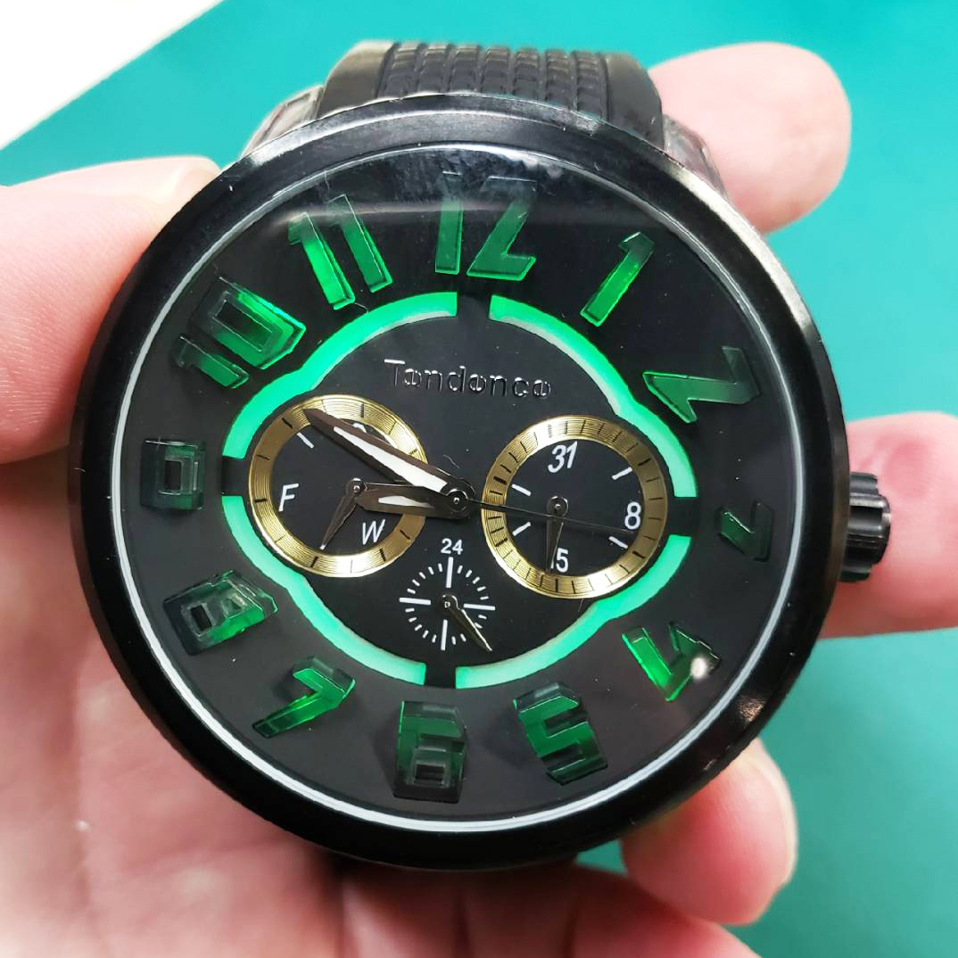 電池が2つ使われている Tendense テンデンスの電池交換