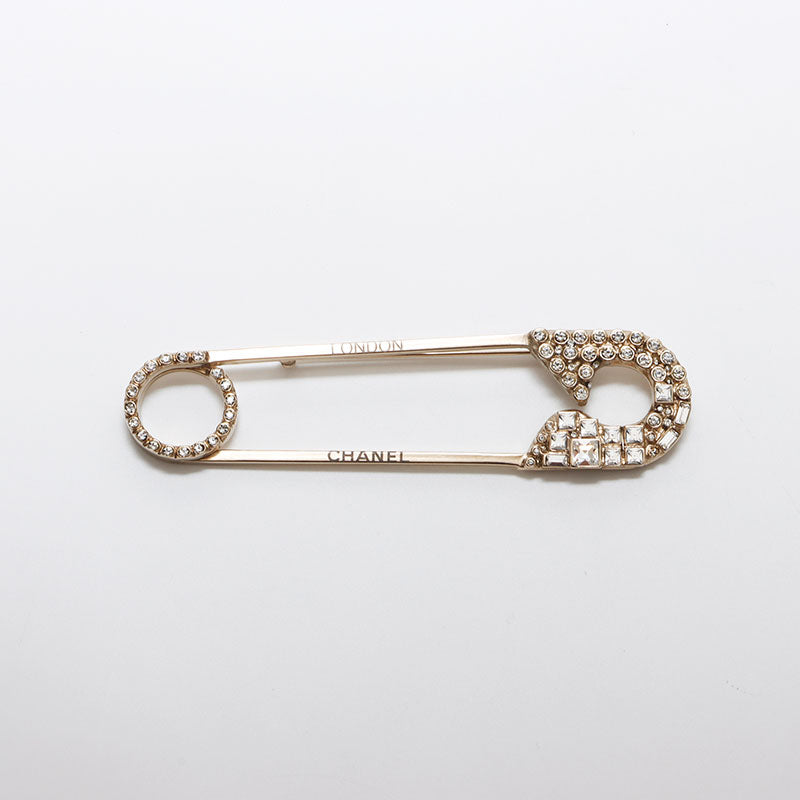シャネル CHANEL 08A ラインストーン 安全ピン ブローチ シルバー