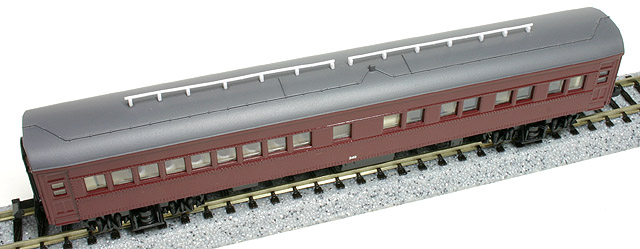 お召列車1号編成のパーツ取り付け