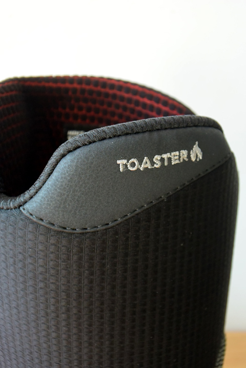 USBで充電できるあったかインナーブーツ BURTON TOTER LINER – A-BONY