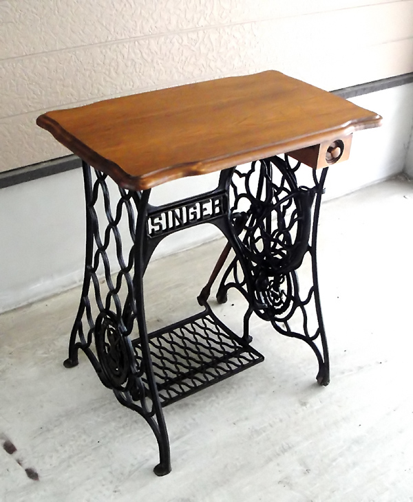 シンガー足踏みミシン台・鉄脚のテーブル ～ アンティークミシン修理士