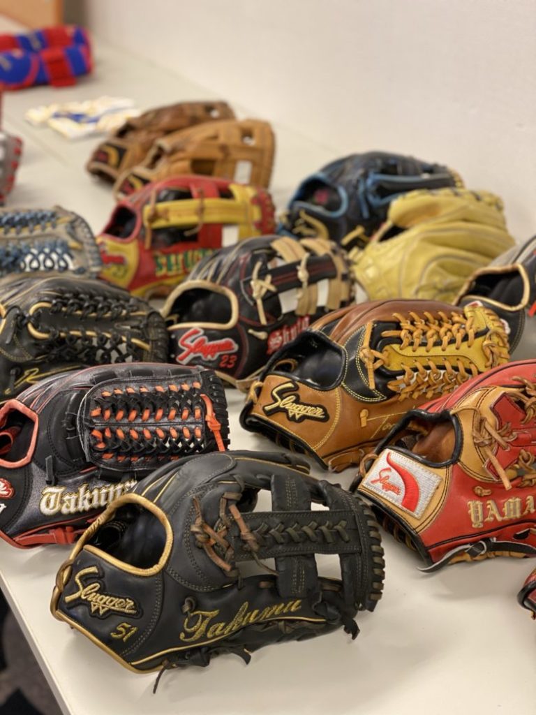 周東佑京選手と久保田スラッガー】プロ実使用グラブをチェックすれば