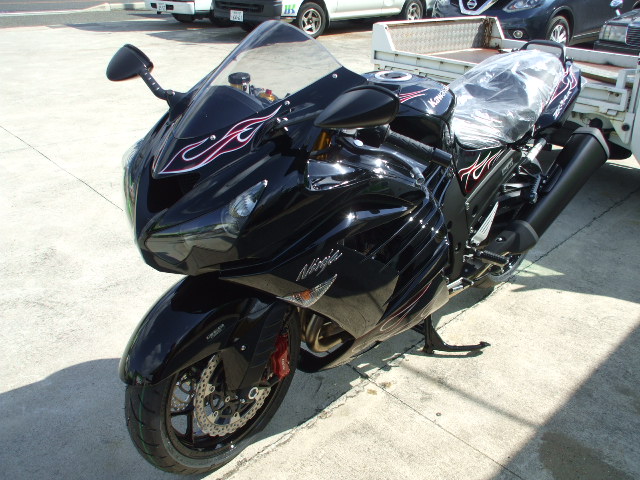 ZX-14Rが入荷しました♪ しかもオーリンズエディション！ | ヒメカワブログ
