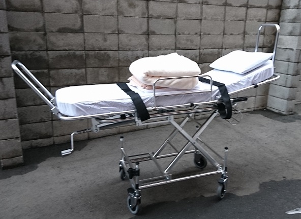 トヨタ純正昇降型ストレッチャー 車載（松永製作所製) トヨタ純正昇降