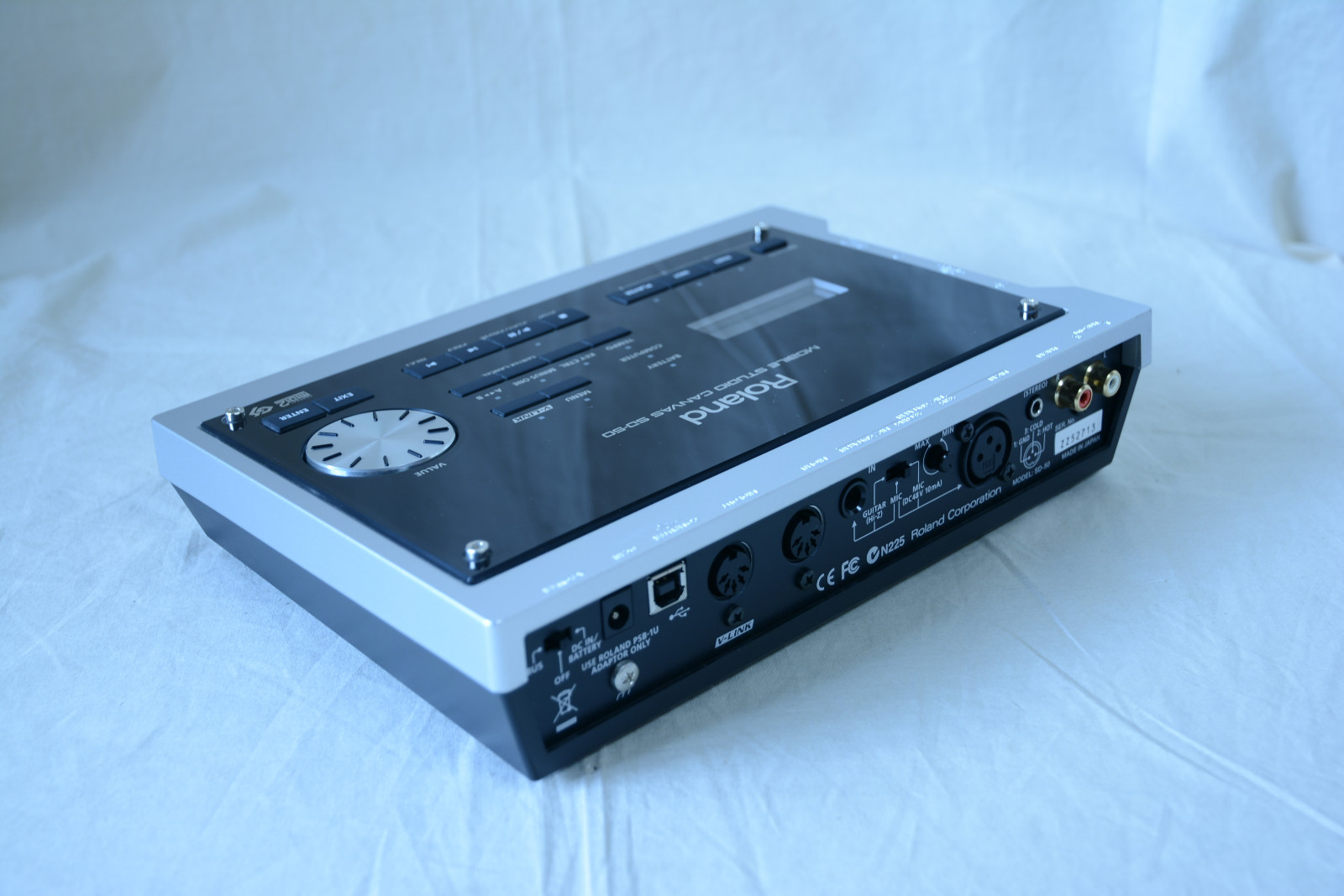 Roland SD50 - Mobile Studio Canvas Wav / MIDI Player, Audio Interface,