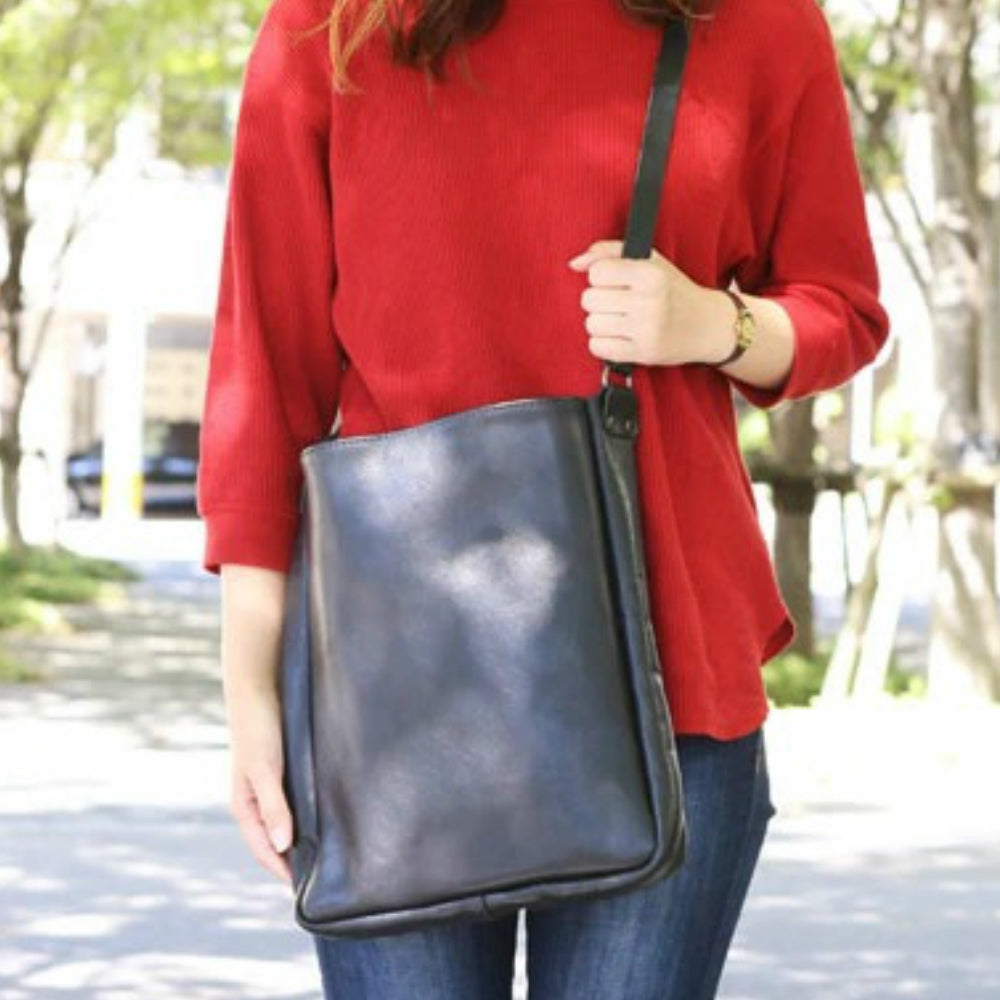 女性作家考案のショルダーバッグ ｜ A4収納革鞄｜ jb-58 – Japlish