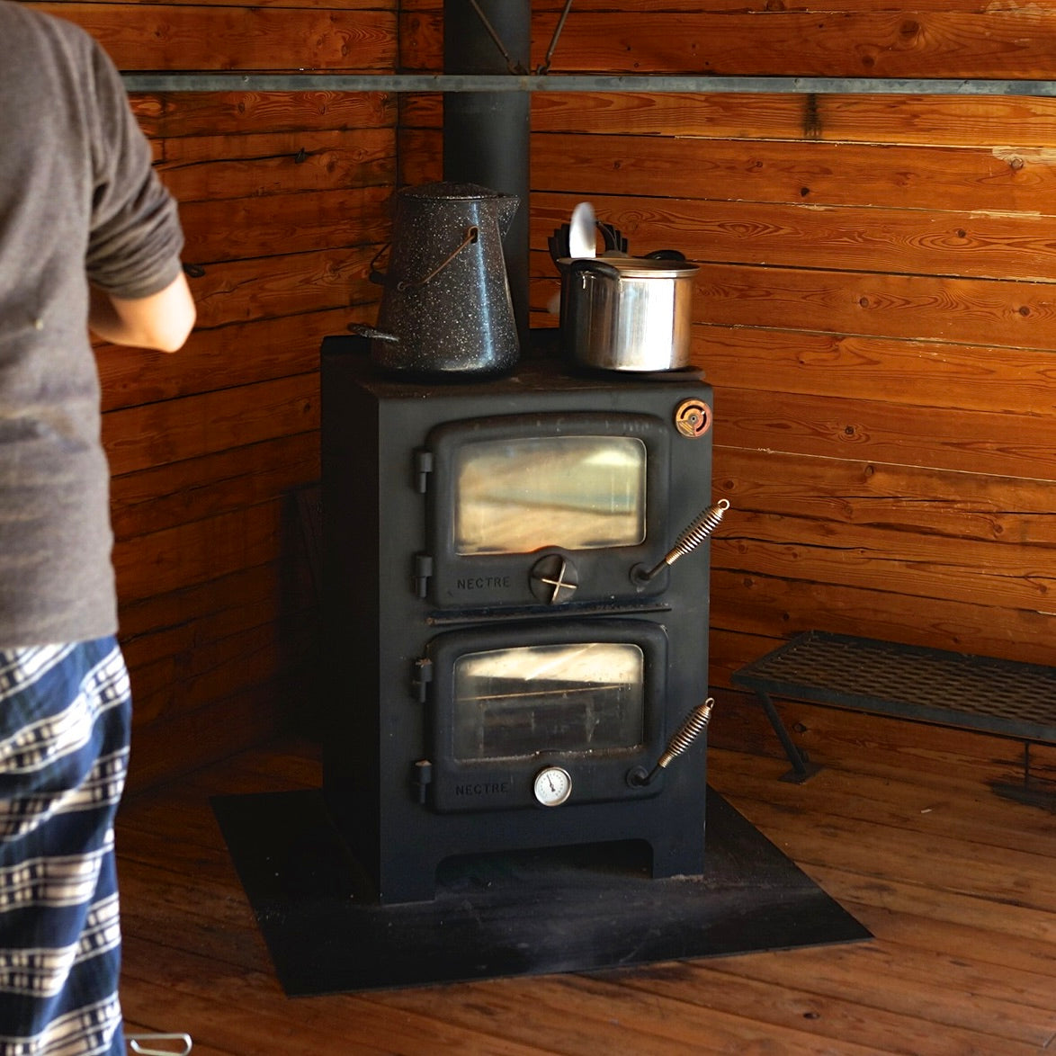 ぱちきゅうです 石炭ストーブ、薪ストーブ、大型ストーブ、小学校