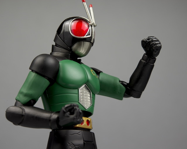 S.H.フィギュアーツ 仮面ライダーBLACK RX シャドームーン