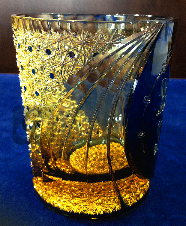 d*7様 江戸切子 伝統工芸士 但野英芳作 「兜」 飾り皿 d*7様 江戸切子