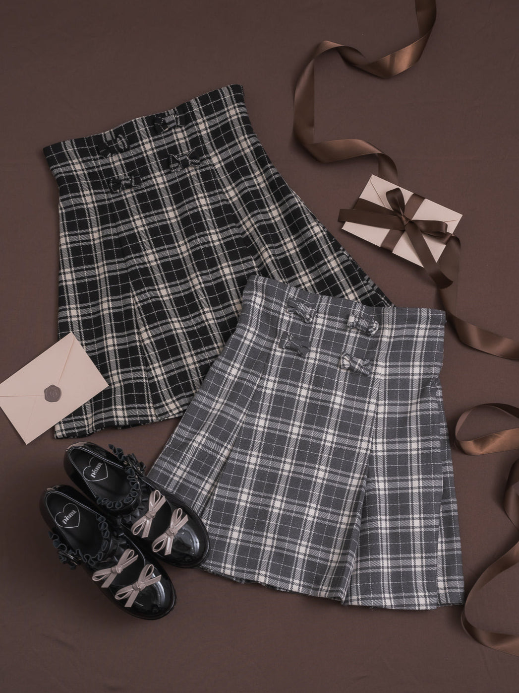 フロントリボンタックフレアチェックスカート – pium