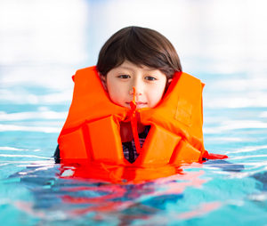 海・川遊びの必需品！浮力体（シュノーケリングベスト）のトレンドを