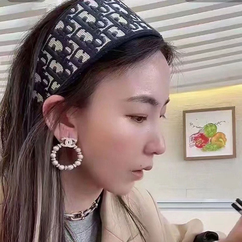 ハイブランド ヘアアクセサリー クリスチャン ディオール 髪飾り