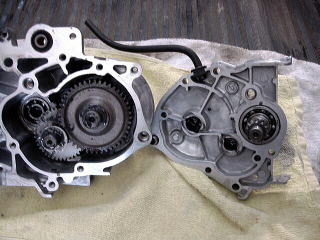 トランスミッション（ギア）部の組み上げ4