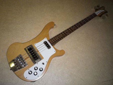 ギターショップミドルC - ラインナップ ベース