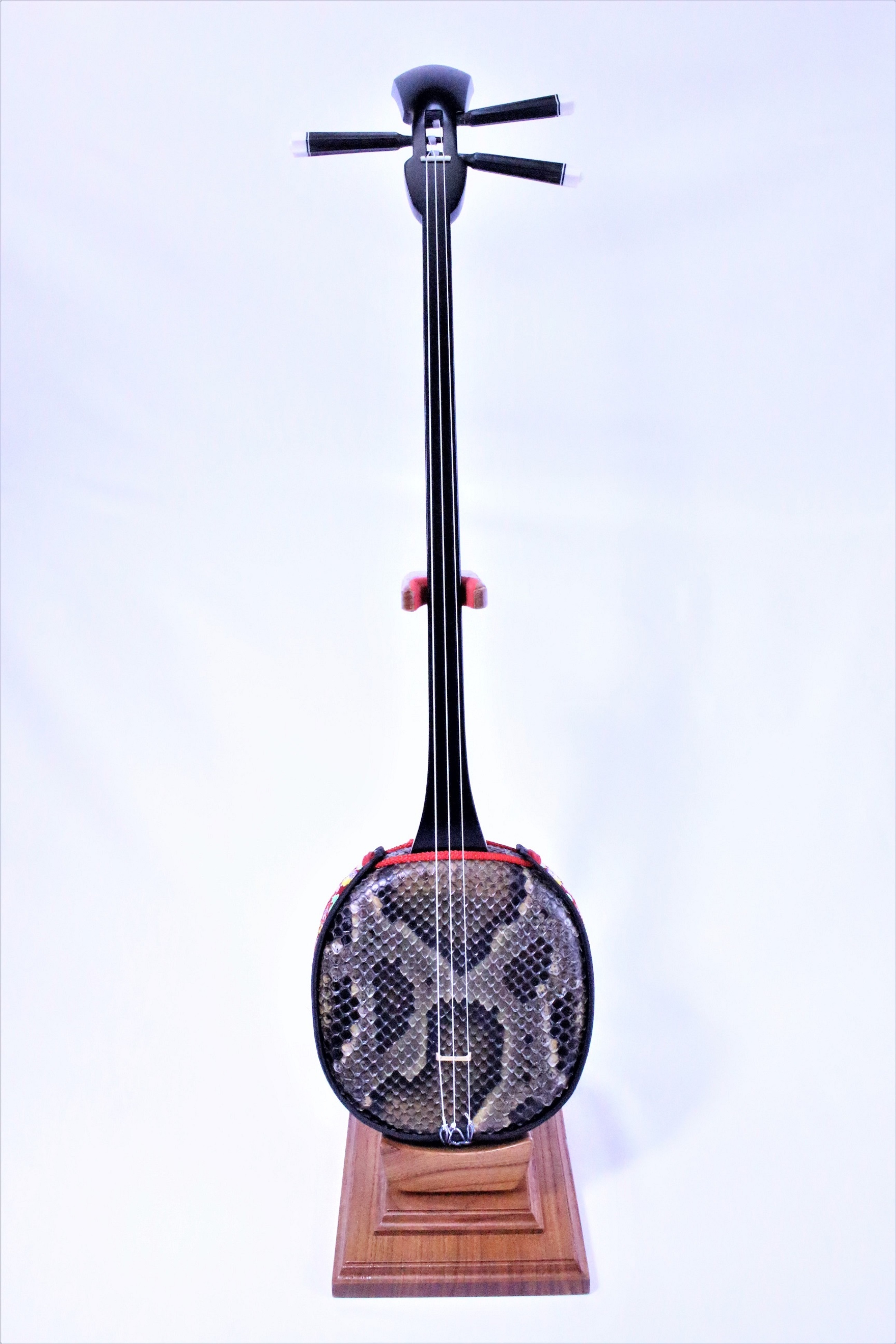 三線本体 合皮の胴部 付属品あり 楽天市場】沖縄三線 人工皮最高品質