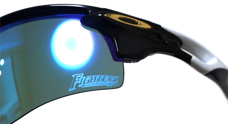 横浜DeNAベイスターズ OAKLEYオークリー サングラスRadarlock。