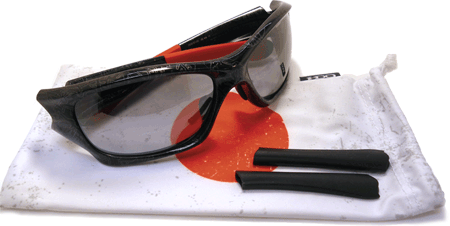 PITBULL(ピットブル)限定モデル、OAKLEY日本限定カラー。