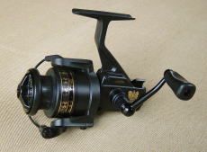 カッコがねぇ……