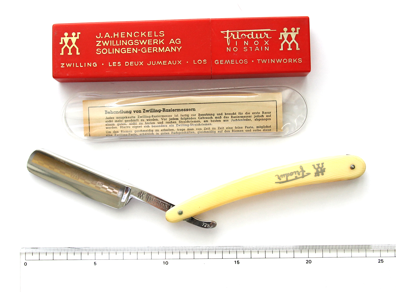 本レザー・日本剃刀使用のこだわりシェービング、大田区蒲田の神田理髪