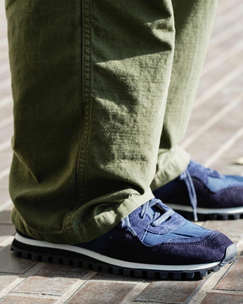 CIOTA”スビンコットン ムラ糸バックサテン ベイカーパンツ” | well