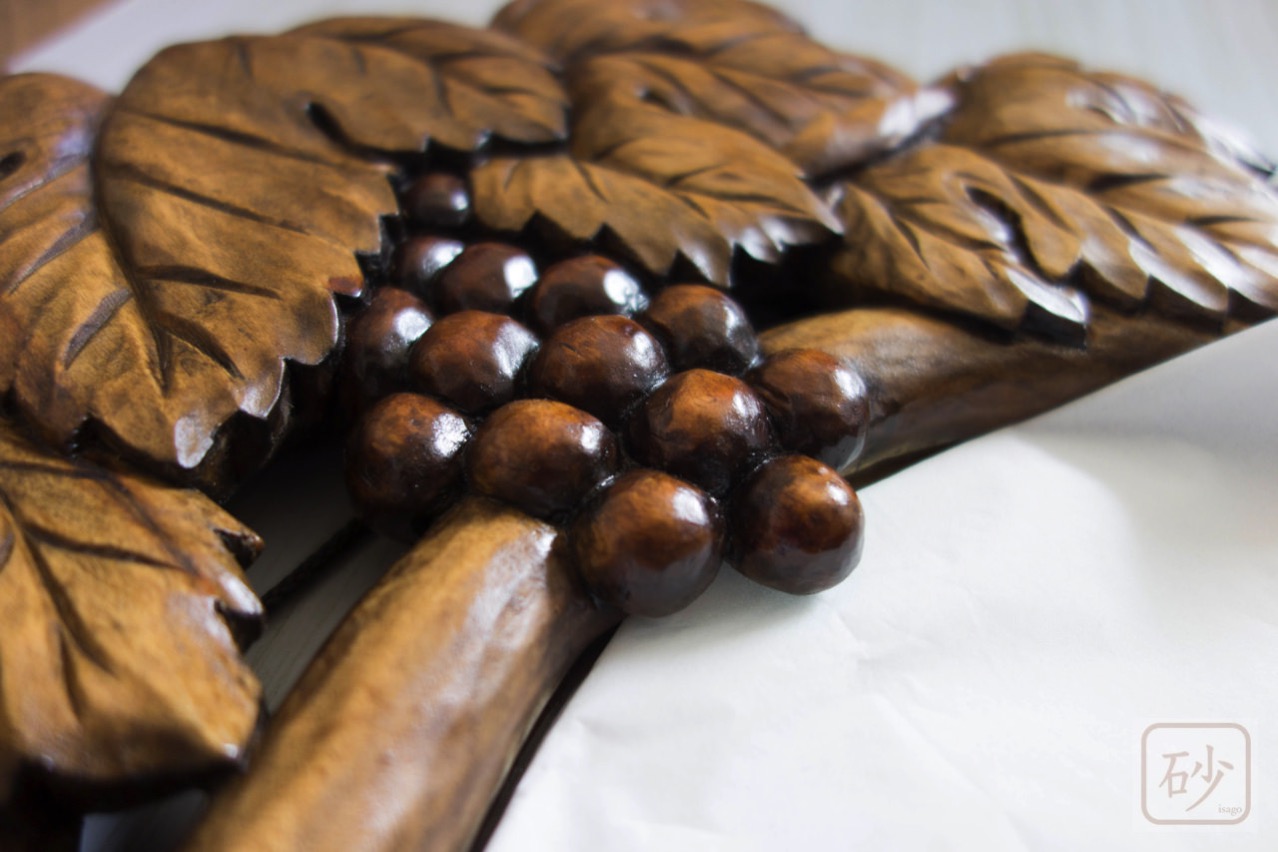 木彫り 楕円の掛け鏡 ブドウ | 木を彫る日々