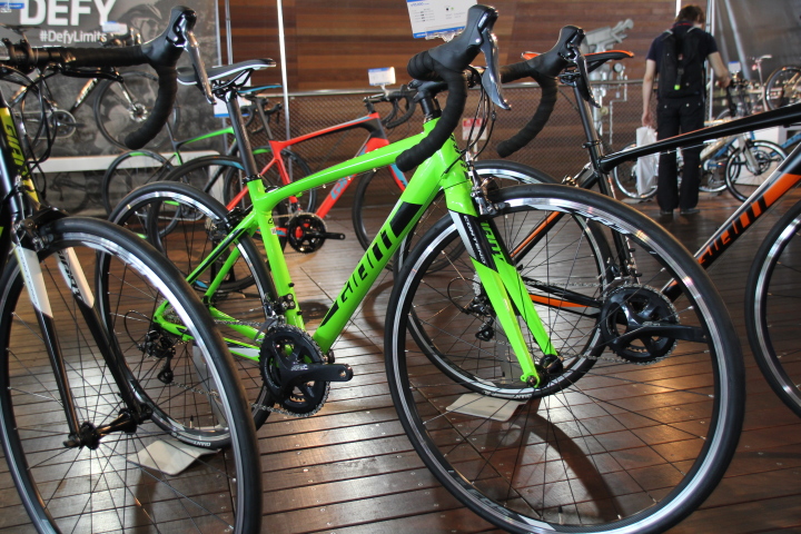 広島受け取り] Giant contend1 2018年モデル 広島受け取り] Giant