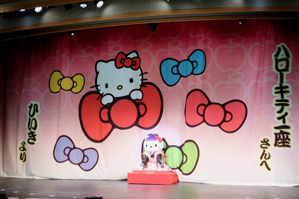 歌舞伎とのコラボ！「KAWAII KABUKI 〜ハローキティ一座の