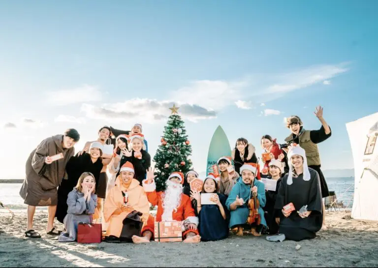 ビーチでサンタとサウナ！」斬新なクリスマスイベント