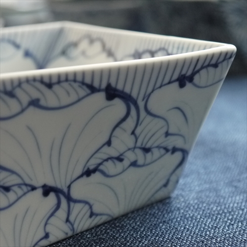 有田焼/そうた窯/角捻り鉢 染付花弁紋 /15.8×15.8 X H6.7 - テーブル