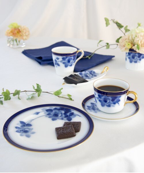 シリーズ説明 ［大倉陶園］ブルーローズ（8011R） | ノリタケ食器公式