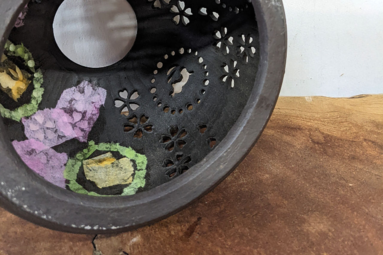 雑貨 「灯りとり うさぎ桜」 根本典子 笠間焼 陶磁器 – Takumi Japan