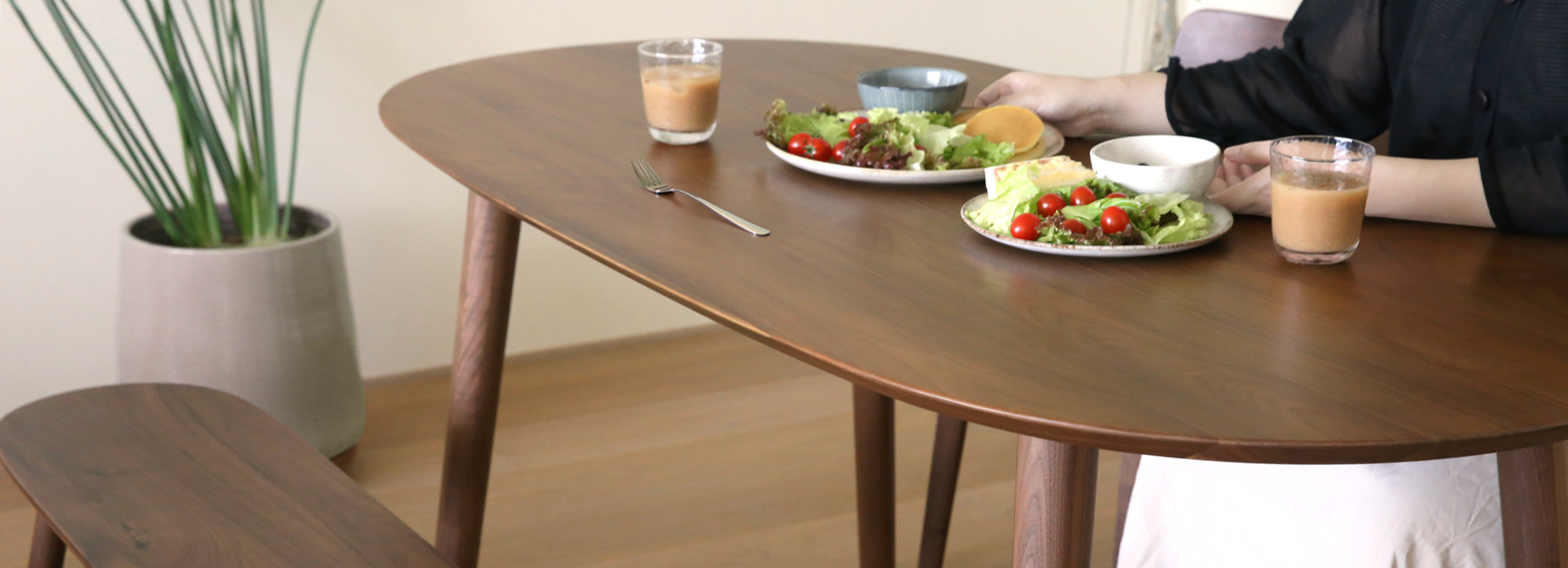 ルーベ ダイニングテーブル WALNUT(W160×D80cm/W180×D90cm)税込