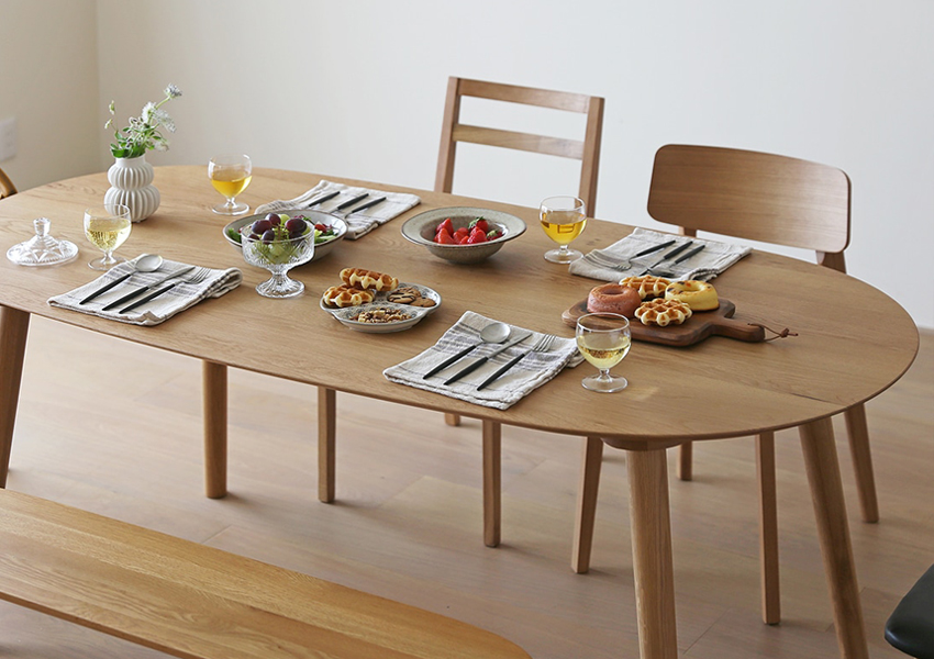 ルーベ ダイニングテーブル OAK (W160×D80cm/W180×D90cm)税込￥218,000