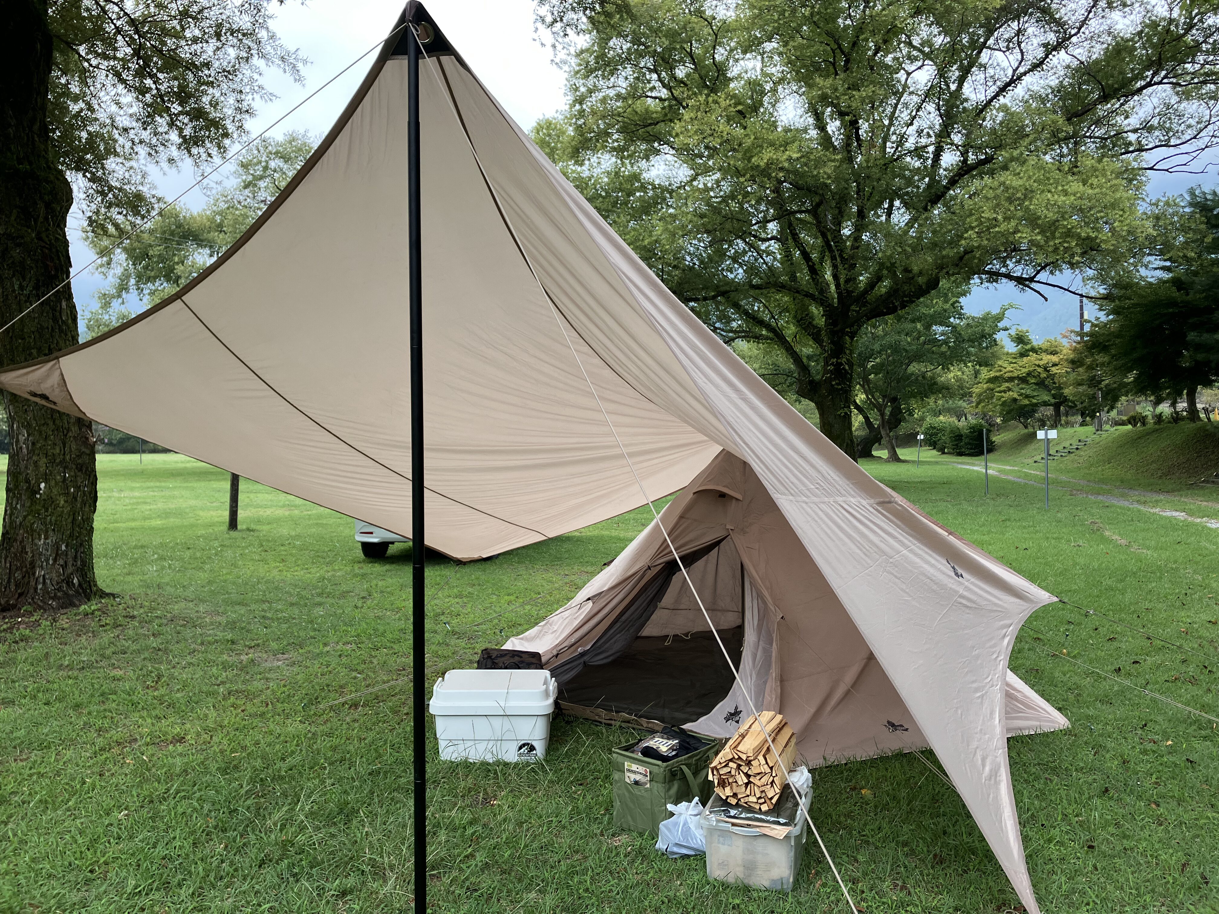 🏕LOGOS Tradcanvas Tepee＆タープ350-BBレビュー - 焚き火としっぽ