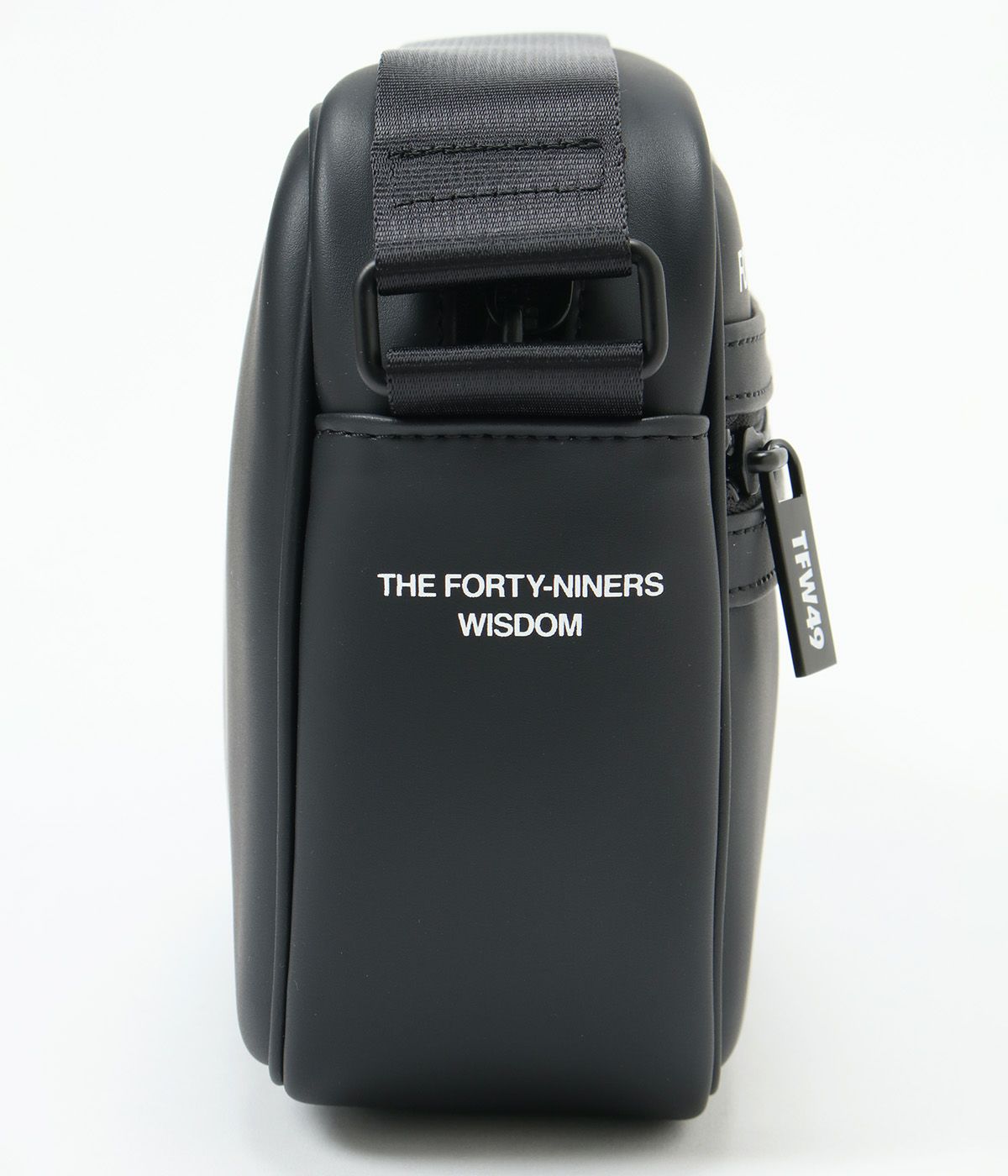 LEATHER SHOULDER BAG | TFW49（ティーエフダブリュー）Official EC Store