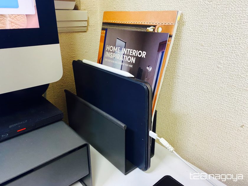 無印良品】スチール仕切りスタンドは、ダークグレーでオシャレで頑丈