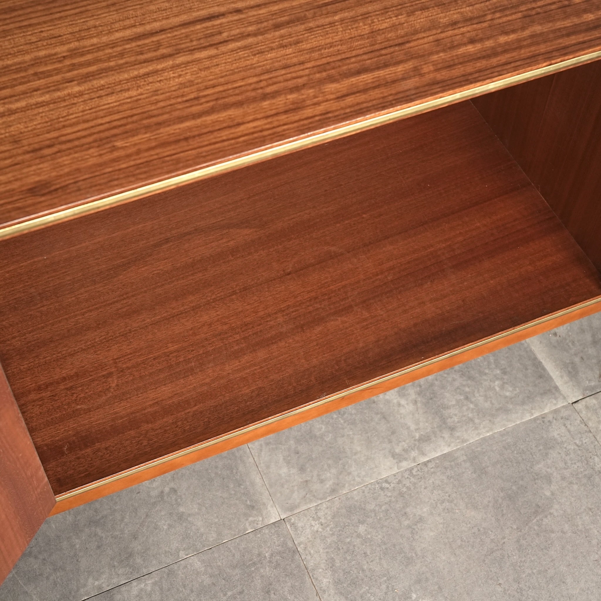 イギリスヴィンテージ サイドボード – TIME HYPE