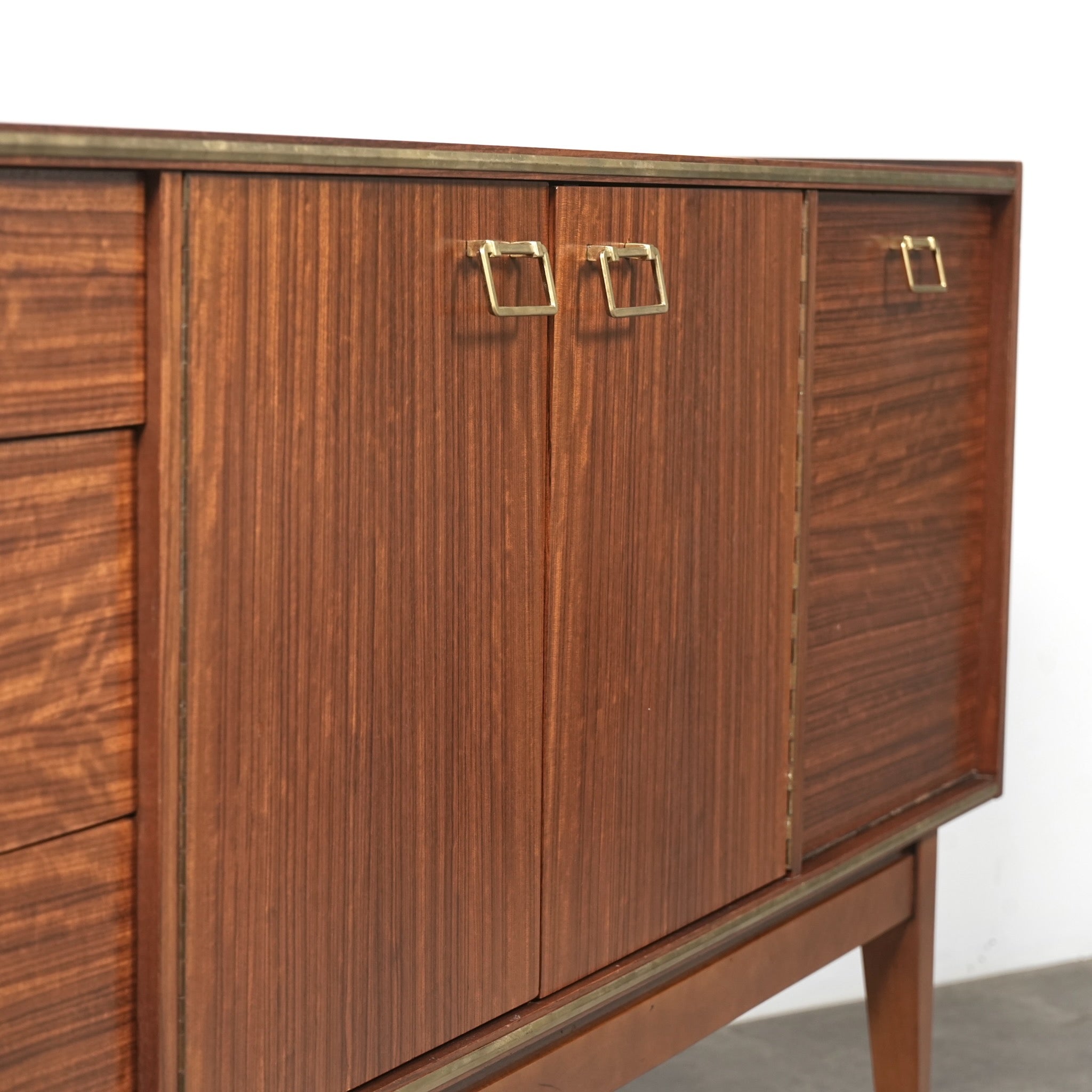 イギリスヴィンテージ サイドボード – TIME HYPE