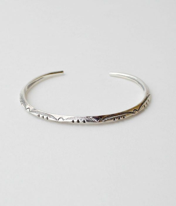 ラリースミス (LARRY SMITH) MEN'S EXTRA THIN TRIANGLE BRACELET