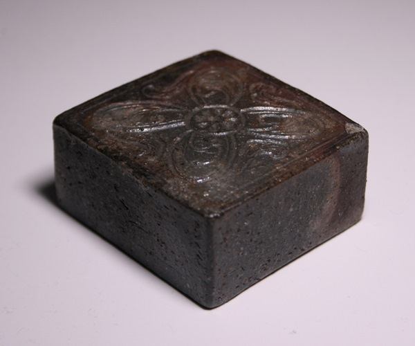 初代 大饗仁堂 作 「備前焼 角水滴」 ～備前焼専門卸小売店 川口陶楽苑～