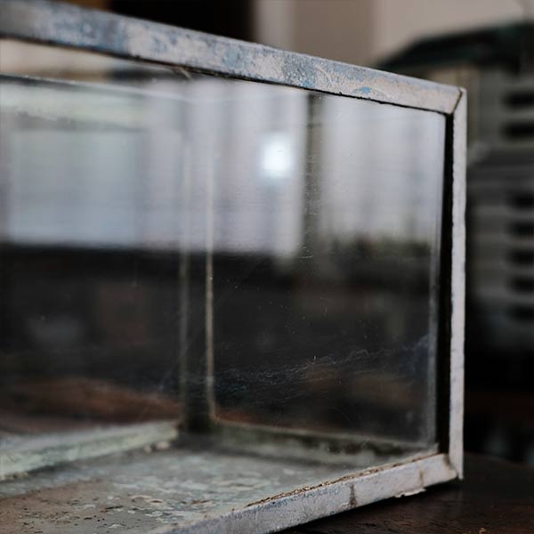 錆びたブリキの水槽 – zakka store towi