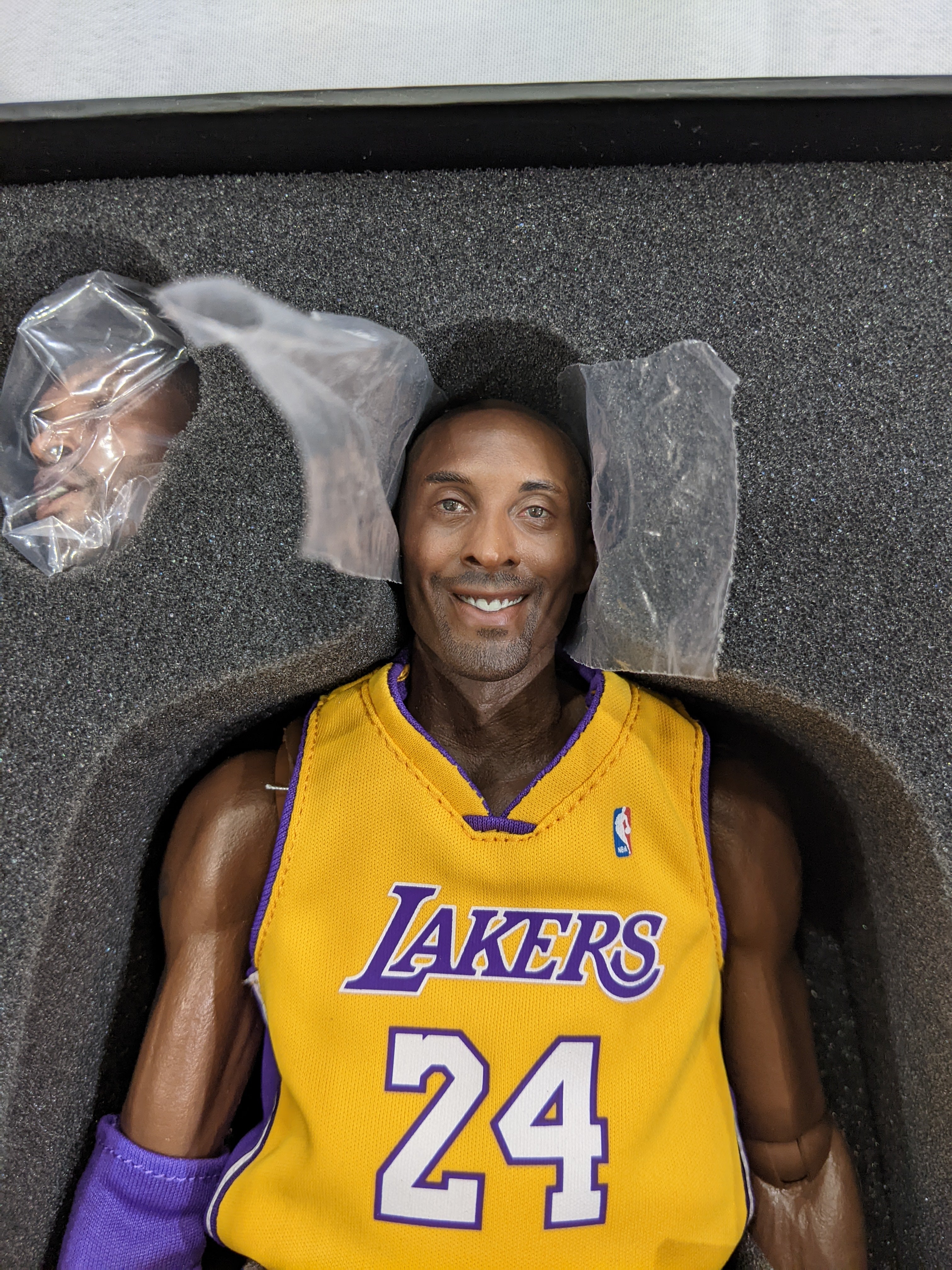 Enterbay Real Masterpieces 1/6 NBA Los Angeles Lakers Kobe Bryant Sixt