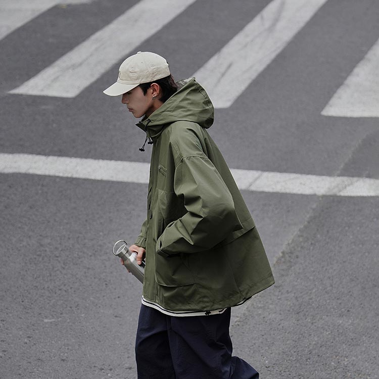 レオナールスポーツフード付きジャンパー レオナールスポーツフード