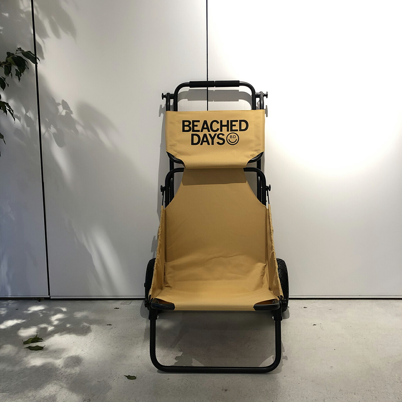 新品未使用BEACHED DAYS アウトドアチェア ベージュ 新品未使用BEACHED