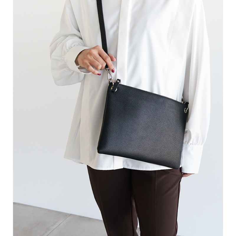 楽天市場】【yuki(ドキ子さん)ROOMコラボ】 サコッシュ 本革