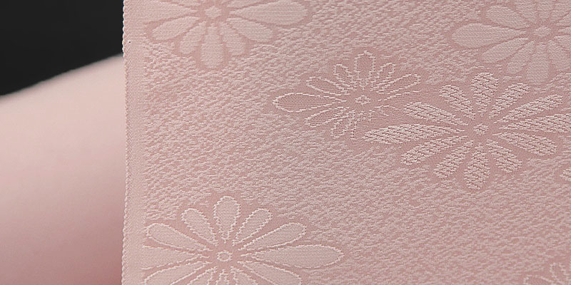 楽天市場】【色無地 紋意匠 菊文 灰桜色1】【反物1反・胴裏1枚・共色