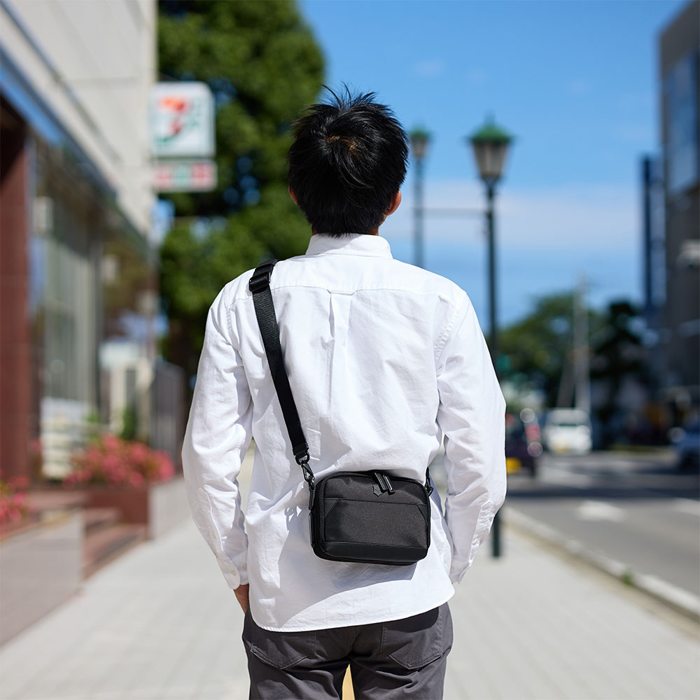 楽天市場】ビクトリノックス ショルダーバッグ VICTORINOX 2L