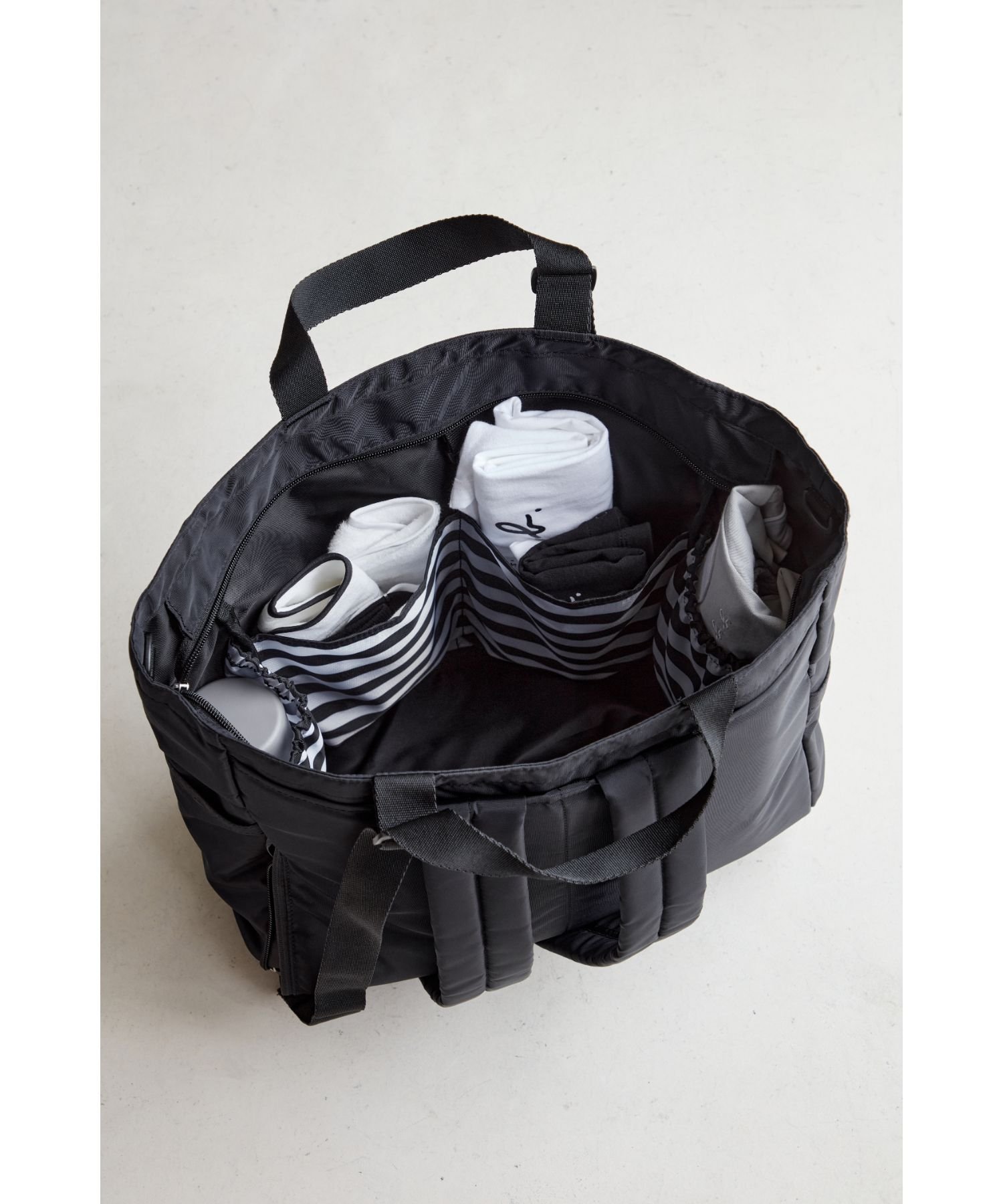 agnes b.｜ロゴ ペアレンツバッグ マザーズバッグ | Rakuten Fashion