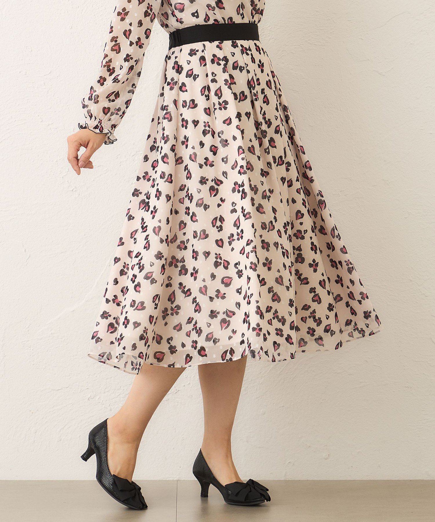 TO BE CHIC｜アブストラクトフローラル スカート | Rakuten Fashion